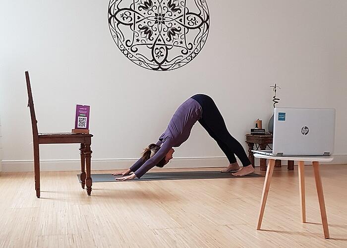 Yoga-Einheiten stärken während des Homeoffice Geist und Körper