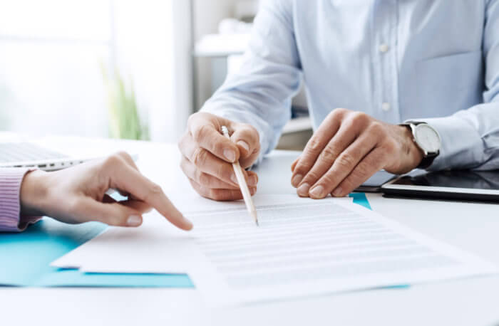 Standardisierte Pakete können helfen, beim Kunden mehr Vertrauen zu schaffen. (Bild: iStock/demaerre)